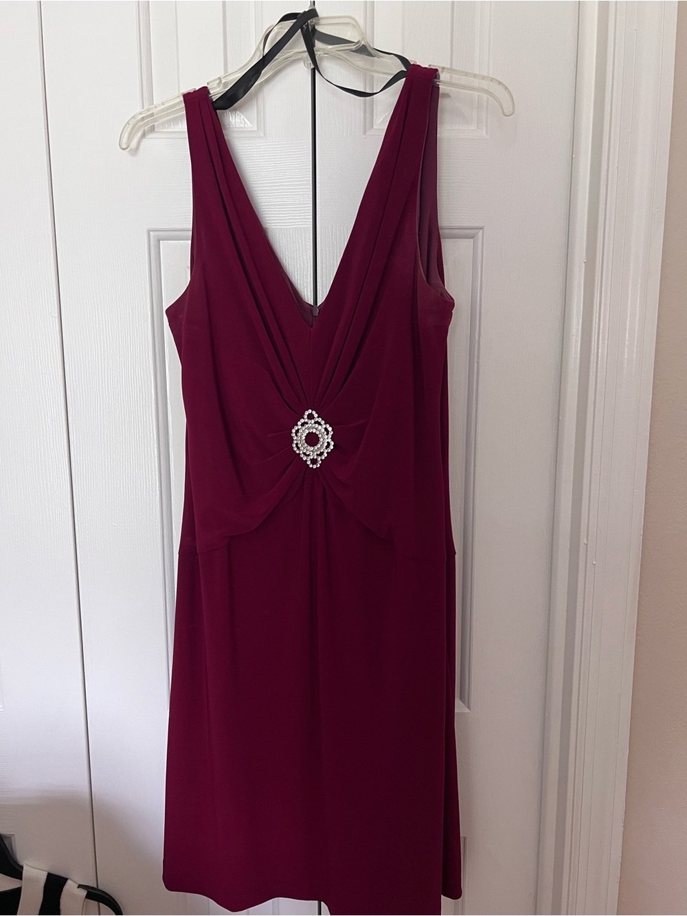 Patra Wine Red V-Neck Midi Dress with Rhinestone Brooch